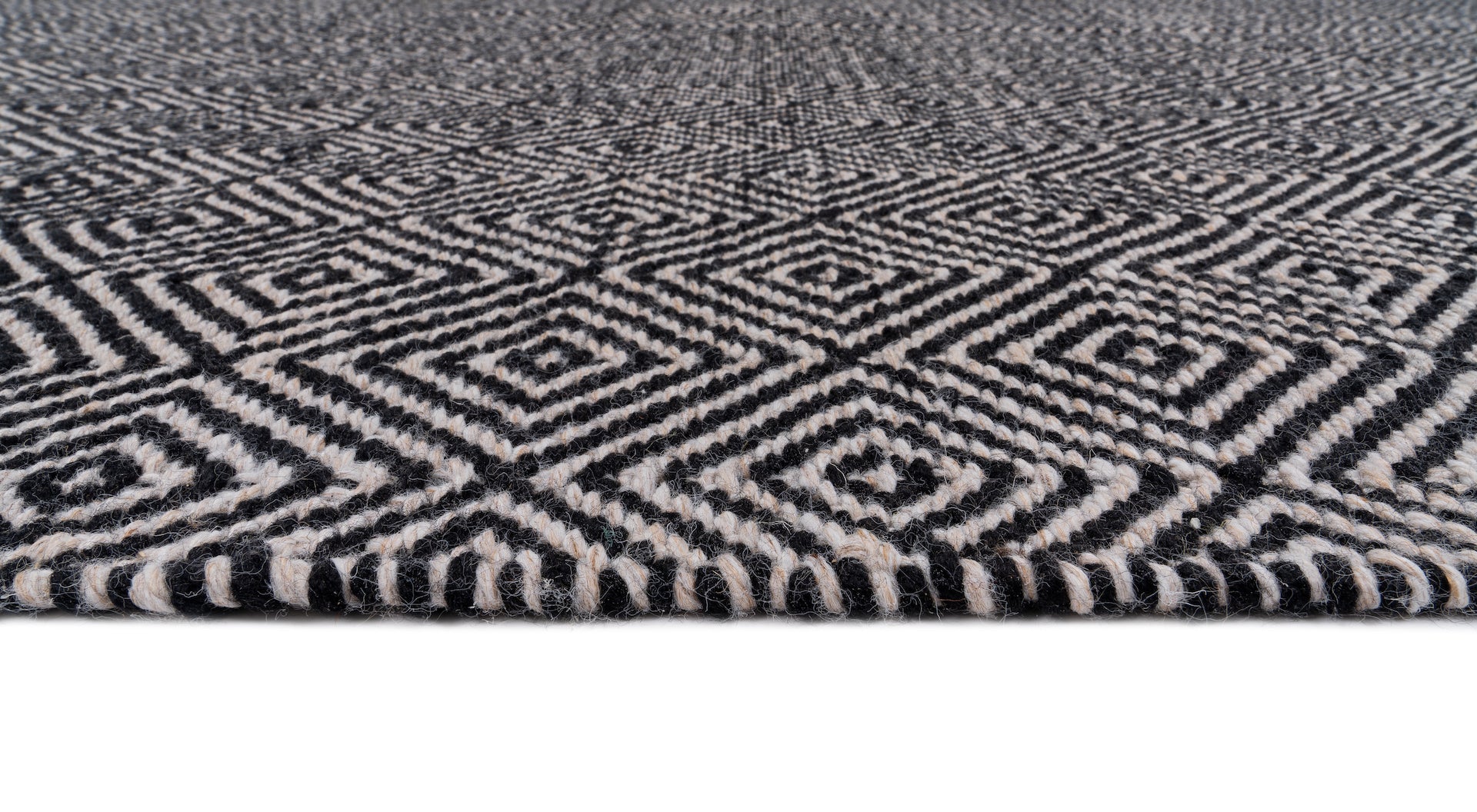 Versatility Diamond Black