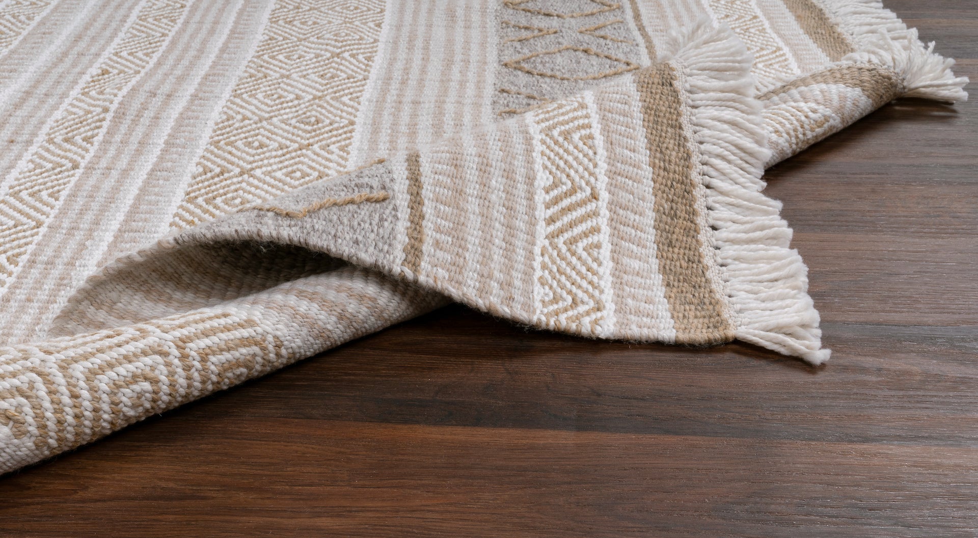 Embroidery Natural