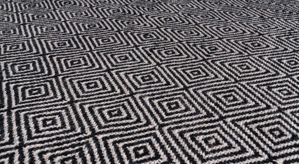 Versatility Diamond Black