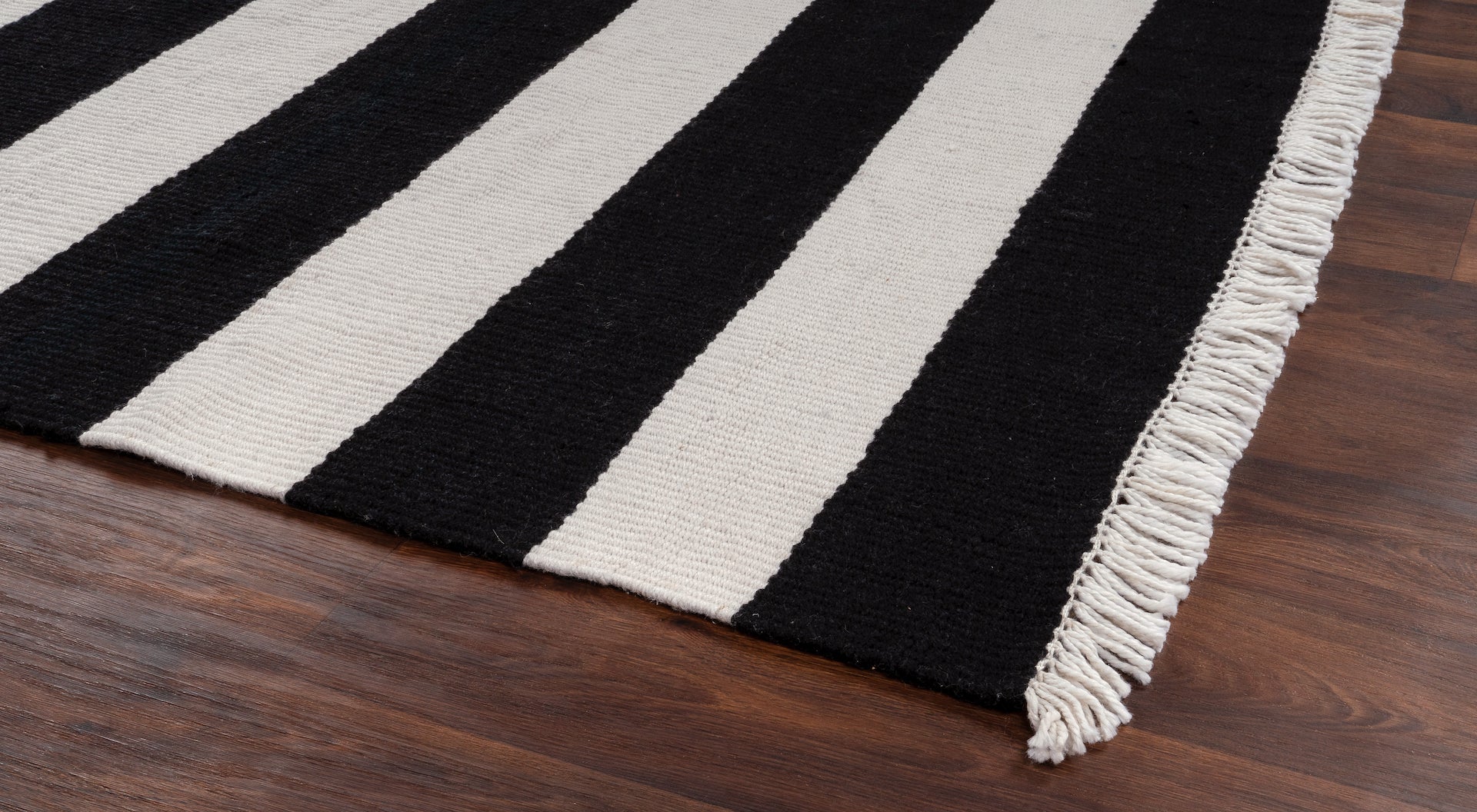 Versatility Stripes Black