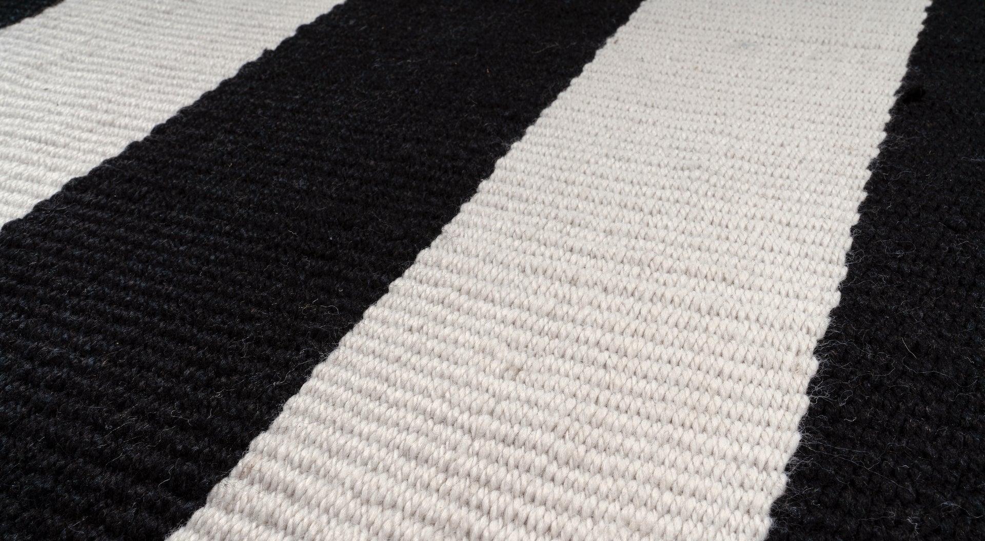 Versatility Stripes Black